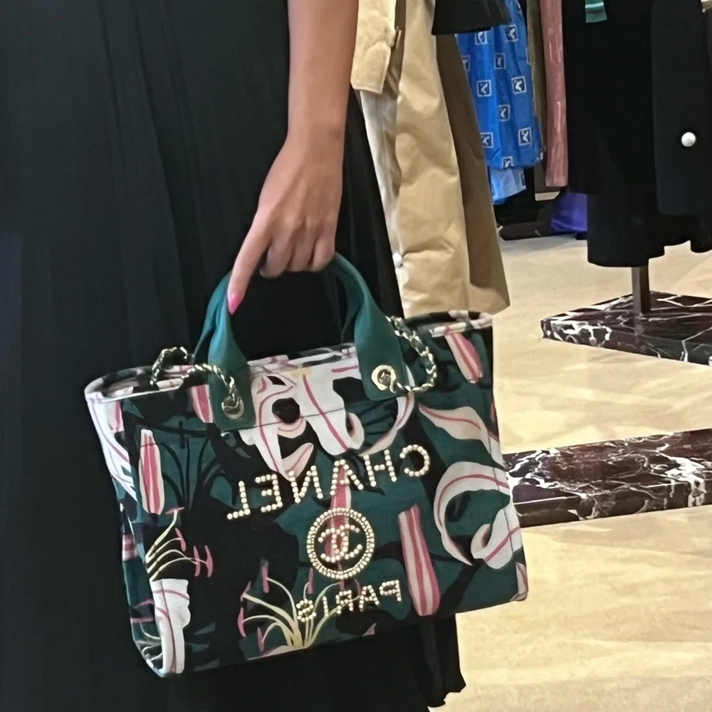 CHANEL SMALL SHOPPING BAG fall-winter 2023/24 pre-collection Green & Multicolor - Picture 2 of 5
